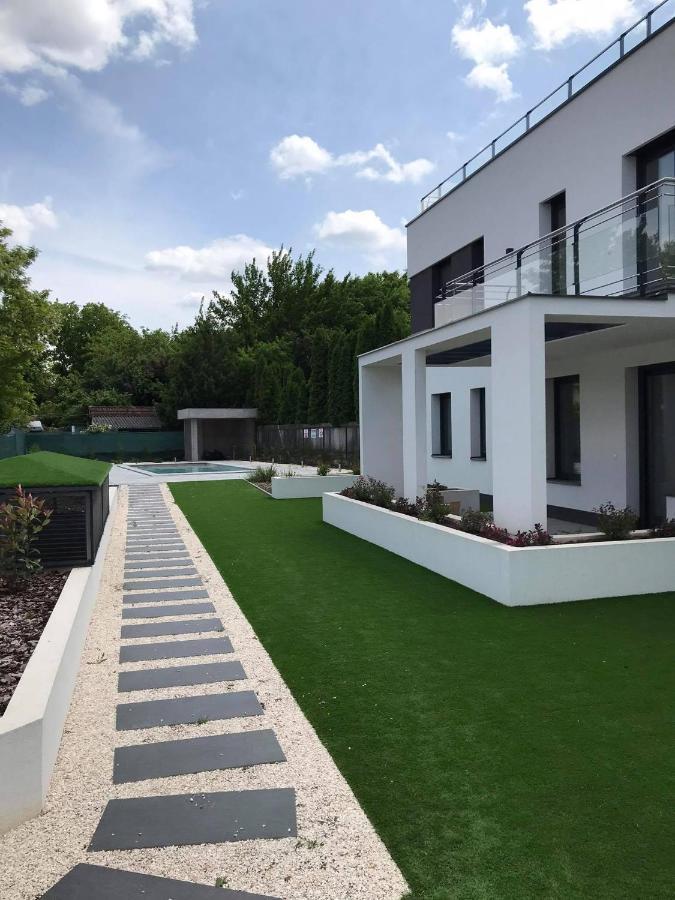 Oasis Residence ハイデゥソボスロー エクステリア 写真
