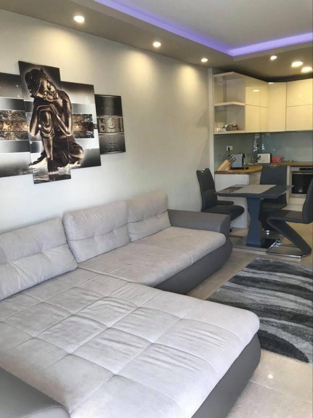 Oasis Residence ハイデゥソボスロー エクステリア 写真